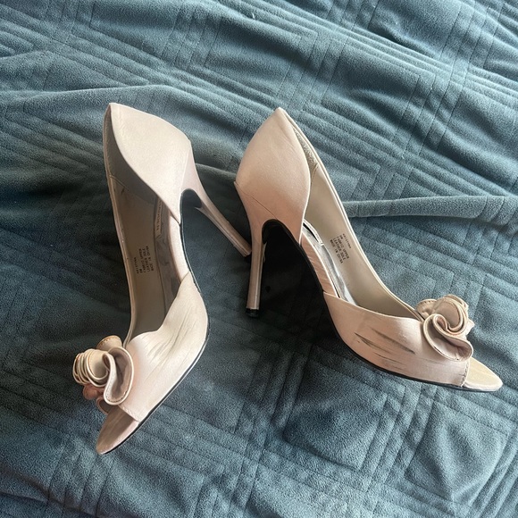 Steve Madden Nude Heels - Picture 2 of 3